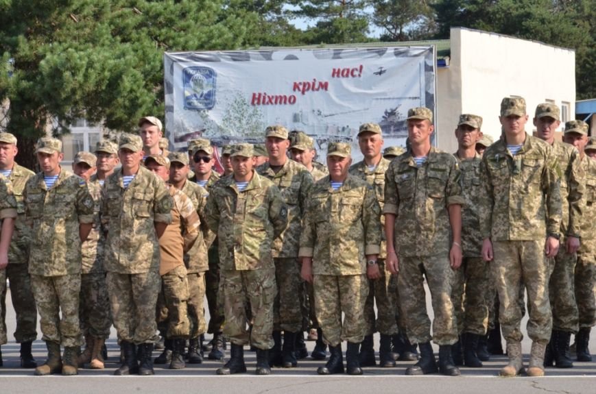 На Днепропетровщине почтили память десантников, погибших в самолете Ил-76 (фото) - фото 2 На Днепропетровщине почтили память десантников, погибших в самолете Ил-76 (фото) - фото 2