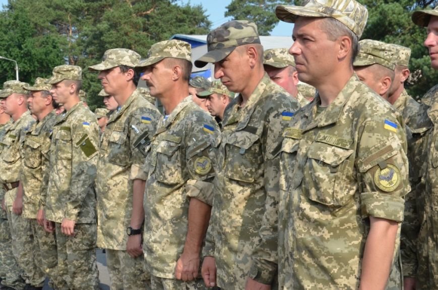 На Днепропетровщине почтили память десантников, погибших в самолете Ил-76 (фото) - фото 4 На Днепропетровщине почтили память десантников, погибших в самолете Ил-76 (фото) - фото 4