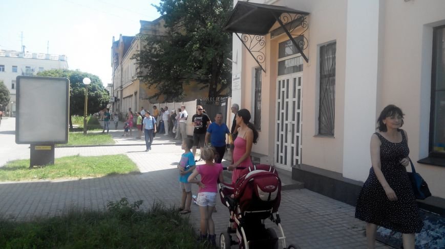 В центре Сум горел «ДельтаБанк» (ФОТО) (фото) - фото 1 В центре Сум горел «ДельтаБанк» (ФОТО) (фото) - фото 1