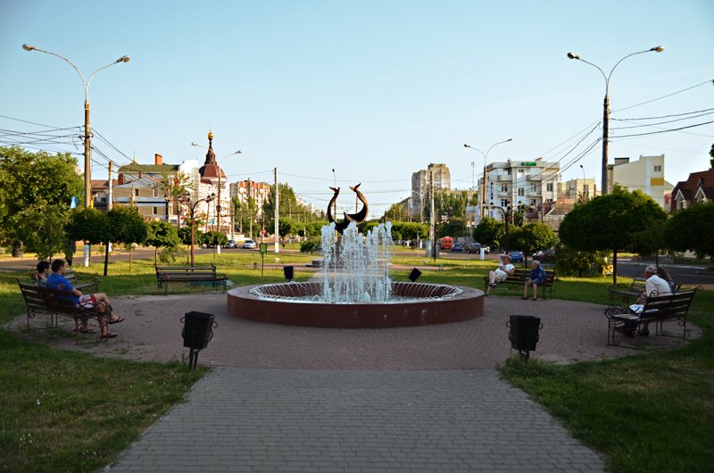 Прохлада по-николаевски: горожане ищут спасения от жары в..., фото-15 Прохлада по-николаевски: горожане ищут спасения от жары в фонтанах (ФОТОРЕПОРТАЖ), фото-15