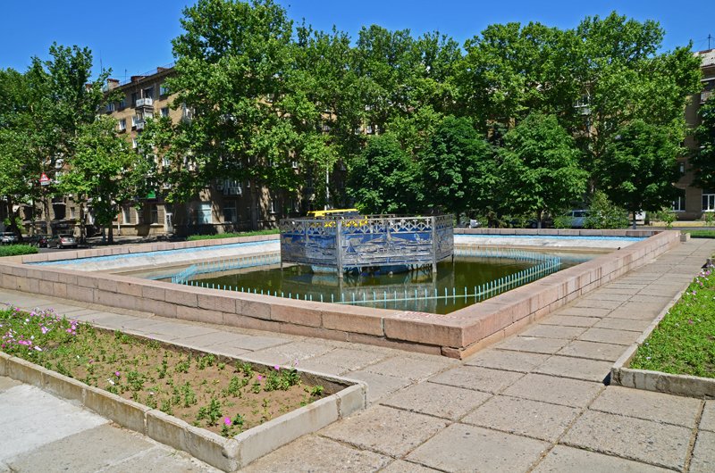 Прохлада по-николаевски: горожане ищут спасения от жары в..., фото-33 Прохлада по-николаевски: горожане ищут спасения от жары в фонтанах (ФОТОРЕПОРТАЖ), фото-33
