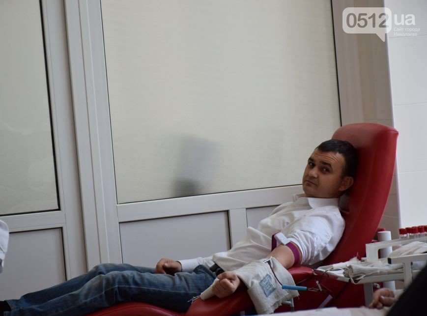 Лидер николаевской оппозиции повел власть на станцию переливания кр... Лидер николаевской оппозиции повел власть на станцию переливания крови (ФОТО) (фото) - фото 6