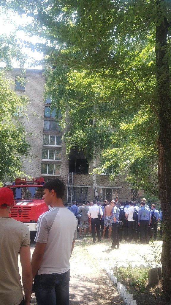 В Кривом Роге горело общежитие авиаколледжа: студенты остались без вещей и документов (ФОТО) (фото) - фото 2 В Кривом Роге горело общежитие авиаколледжа: студенты остались без вещей и документов (ФОТО) (фото) - фото 2