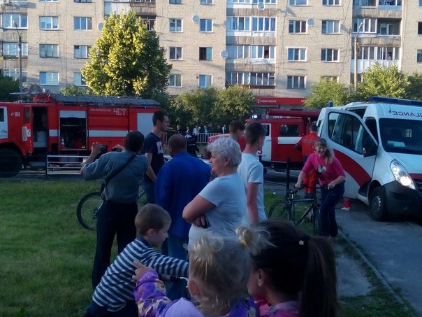 Наслідки пожежі у львівському автобусі: вогонь знищив моторний відсік (ФОТО) (фото) - фото 1 Наслідки пожежі у львівському автобусі: вогонь знищив моторний відсік (ФОТО) (фото) - фото 1