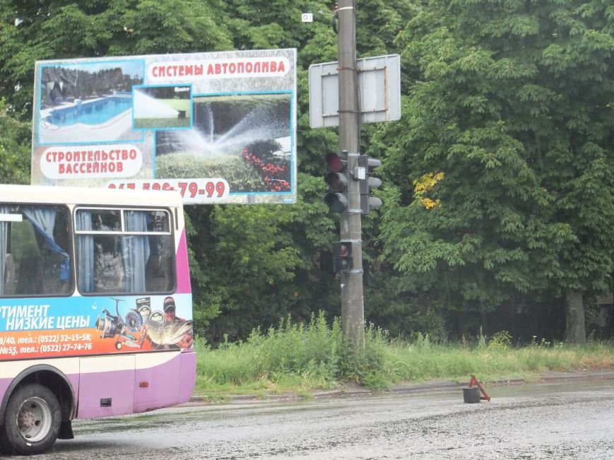 В Кировограде произошло ДТП - от столкновения с автобусом «ГАЗель» развернуло на дороге. ФОТО (фото) - фото 1 В Кировограде произошло ДТП - от столкновения с автобусом «ГАЗель» развернуло на дороге. ФОТО (фото) - фото 1