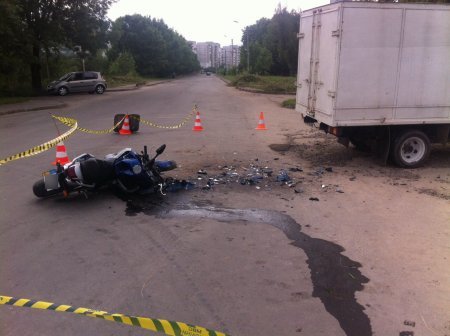 У Трускавці внаслідок аварії загинув 17-річний мотоцикліст (фото) - фото 2 У Трускавці внаслідок аварії загинув 17-річний мотоцикліст (фото) - фото 2