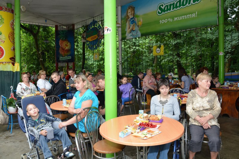 Хворим дітям та дітям-інвалідам у Чернівцях влаштували свято (фото) - фото 1 Хворим дітям та дітям-інвалідам у Чернівцях влаштували свято (фото) - фото 1