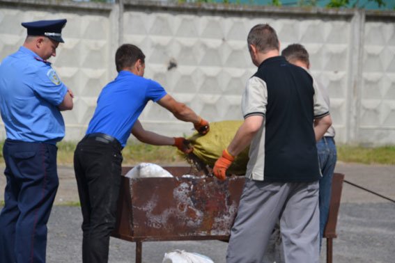 Львівські правоохоронці спалили наркотиківна суму півтора мільйона гривень (ФОТО) (фото) - фото 1 Львівські правоохоронці спалили наркотиківна суму півтора мільйона гривень (ФОТО) (фото) - фото 1