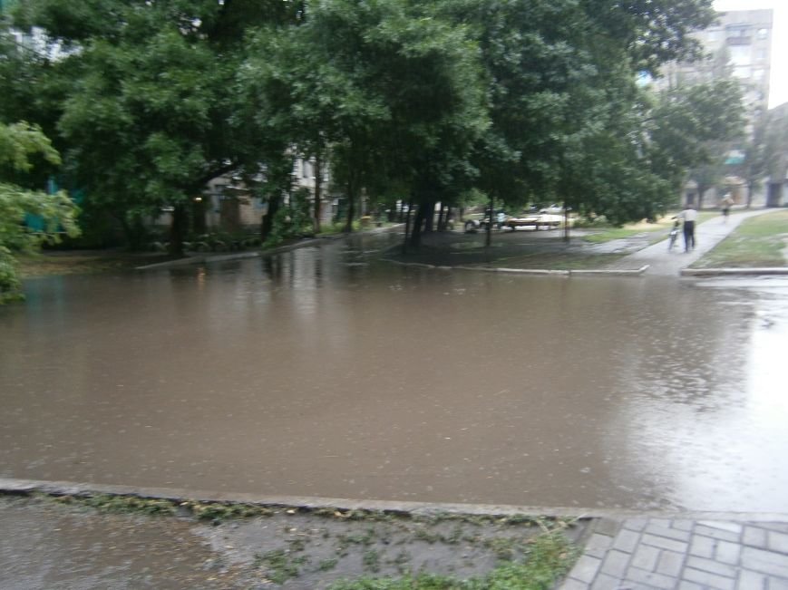 Как Димитров сегодня утопал в дождевых водах (ОБНОВЛЕНО) (фото) - фото 3 Как Димитров сегодня утопал в дождевых водах (ОБНОВЛЕНО) (фото) - фото 3