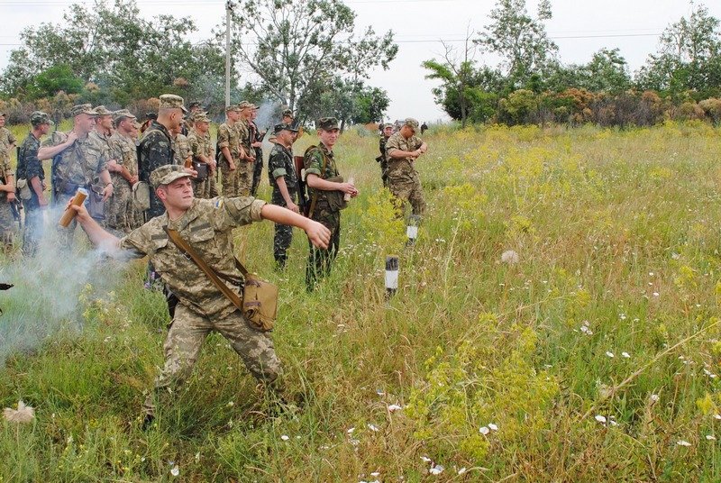 В Одессе начались военные сборы выпускников-летчиков (ФОТО) (фото) - фото 1 В Одессе начались военные сборы выпускников-летчиков (ФОТО) (фото) - фото 1