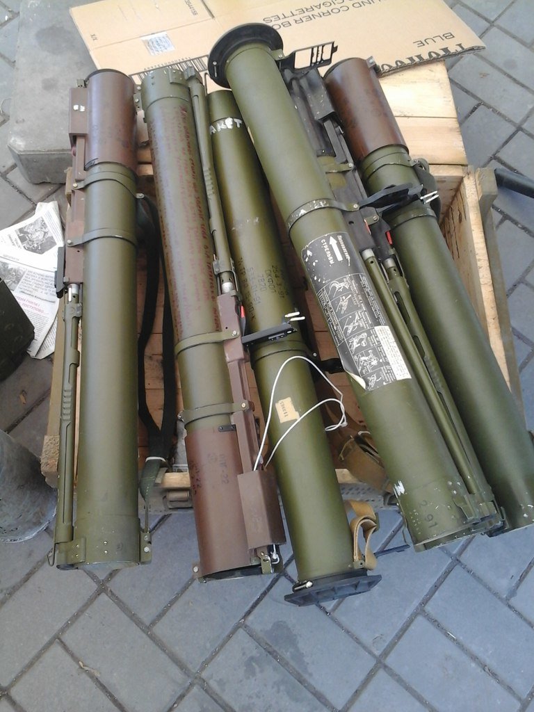 Криворожские волонтеры на выставке «Запах войны» собрали более 11 тысяч гривен на нужды бойцов (ФОТО) (фото) - фото 1 Криворожские волонтеры на выставке «Запах войны» собрали более 11 тысяч гривен на нужды бойцов (ФОТО) (фото) - фото 1