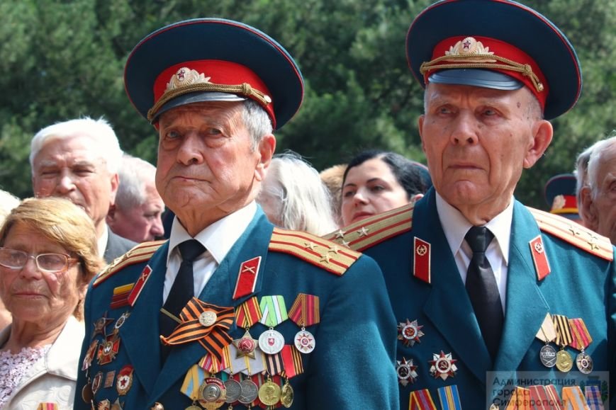 В День памяти и скорби в Симферополе почтили память павших героев-освободителей (ФОТОРЕПОРТАЖ) (фото) - фото 10 В День памяти и скорби в Симферополе почтили память павших героев-освободителей (ФОТОРЕПОРТАЖ) (фото) - фото 10