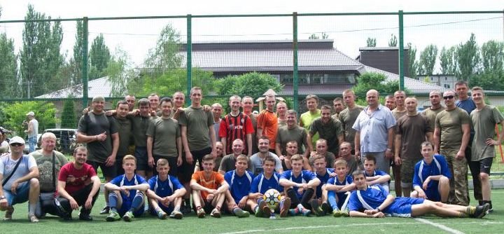 Военные отметили День медика игрой в футбол в Красноармейске (фото) - фото 4 Военные отметили День медика игрой в футбол в Красноармейске (фото) - фото 4