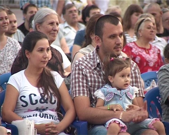 Большой славянский фестиваль в Армавире открыл концерт Николая Емелина (фото) - фото 1 Большой славянский фестиваль в Армавире открыл концерт Николая Емелина (фото) - фото 1