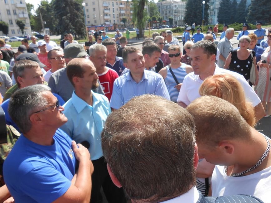 Как в Днепродзержинске проводили «велолюстрацию»: справедливая отставка или грамотный пиар? (фото) - фото 7 Как в Днепродзержинске проводили «велолюстрацию»: справедливая отставка или грамотный пиар? (фото) - фото 7