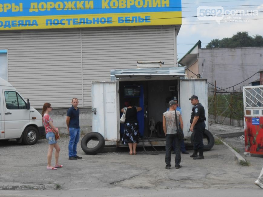 В Днепродзержинске ведется проверка работы АЗС на улице Республиканской (фото) - фото 1 В Днепродзержинске ведется проверка работы АЗС на улице Республиканской (фото) - фото 1