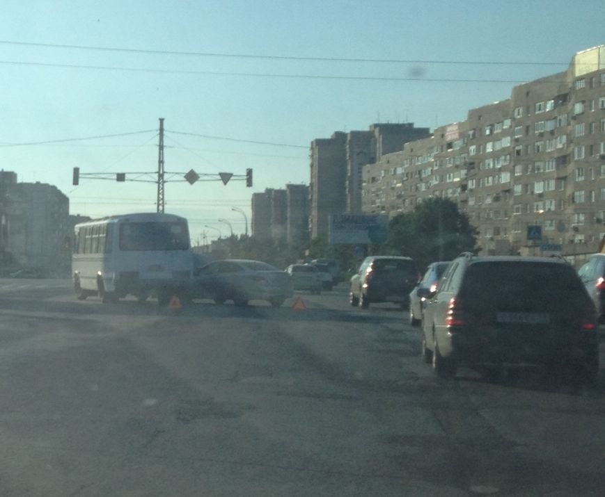 Вал ДТП в Ульяновске продолжается. 23 июня – две аварии в городе. Фото (фото) - фото 3 Вал ДТП в Ульяновске продолжается. 23 июня – две аварии в городе. Фото (фото) - фото 3