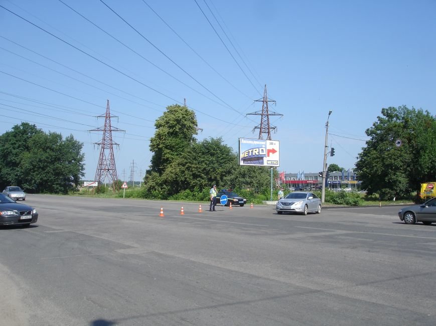 В Полтаве и до сих пор перекрыт участок трассы Киев-Харьков. Фото (фото) - фото 6