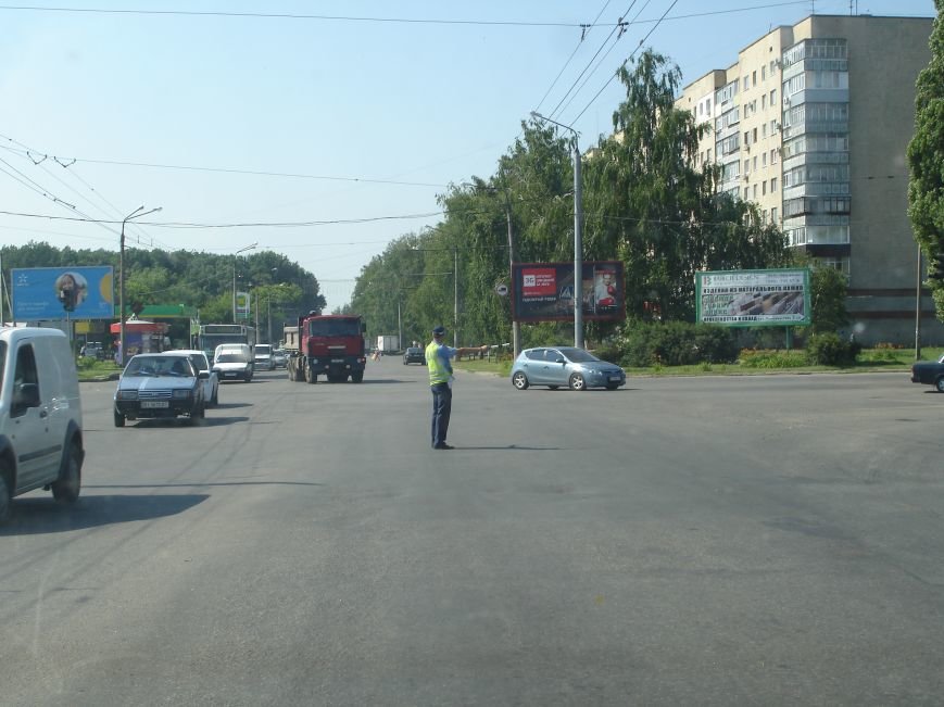 В Полтаве и до сих пор перекрыт участок трассы Киев-Харьков. Фото (фото) - фото 9