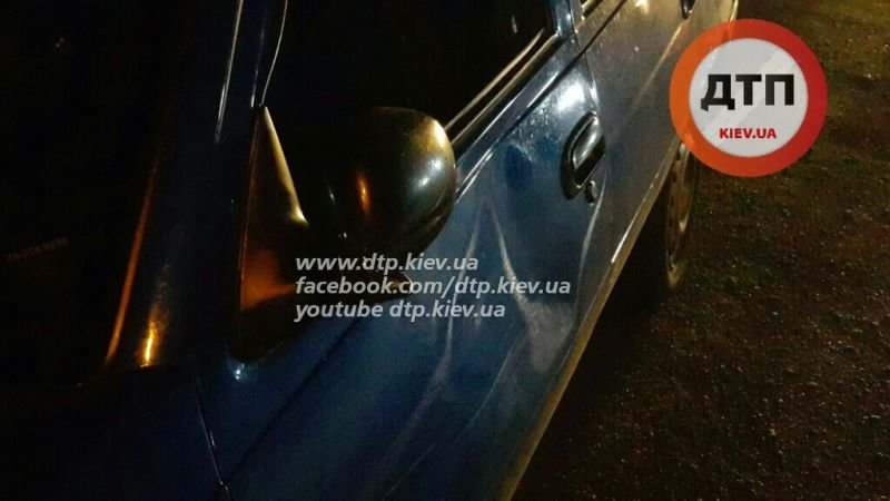 В Киеве на Воздухофлотском проспекте пешеход не разминулся с Daewoo (фото) - фото 1 В Киеве на Воздухофлотском проспекте пешеход не разминулся с Daewoo (фото) - фото 1