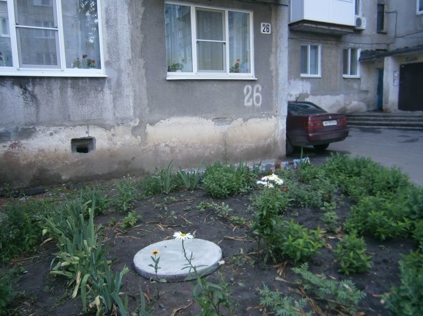 Жители Димитрова приятно удивлены оперативностью горводоканала, но... (фото) - фото 2 Жители Димитрова приятно удивлены оперативностью горводоканала, но... (фото) - фото 2