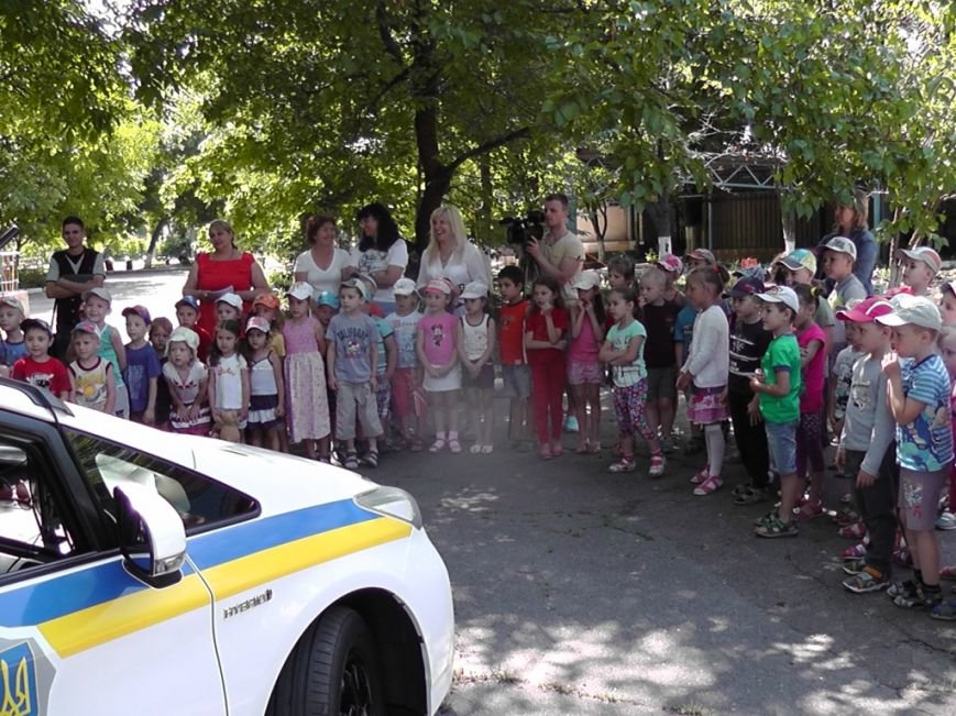 Державтоінспекція Кіровоградщини нагадує малечі: «Правила дорожні – пам’ятай завжди!» (фото) - фото 1 Державтоінспекція Кіровоградщини нагадує малечі: «Правила дорожні – пам’ятай завжди!» (фото) - фото 1