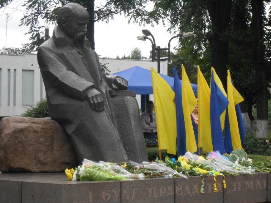 Ко Дню Конституции в Днепродзержинске состоялся торжественный митин... Ко Дню Конституции в Днепродзержинске состоялся торжественный митинг (фото) - фото 18