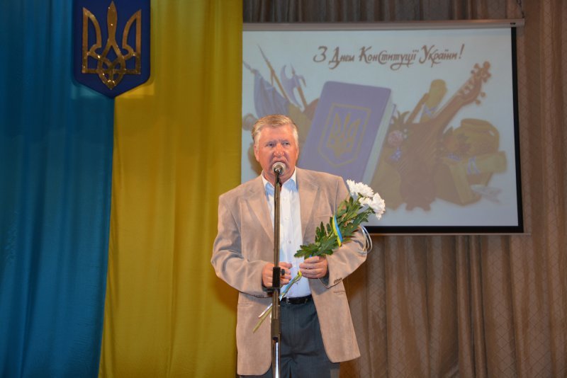 З нагоди Дня Конституції п’яти чернівчанам вручили медаль «На славу Чернівців» (ФОТО) (фото) - фото 1 З нагоди Дня Конституції п’яти чернівчанам вручили медаль «На славу Чернівців» (ФОТО) (фото) - фото 1