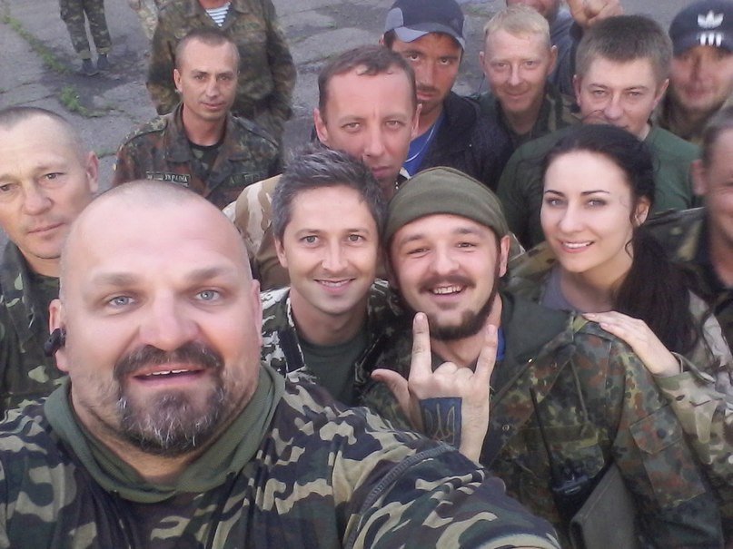 Национальный тренд: «Модный приговор» в ответ агрессору, Украина в... Национальный тренд: «Модный приговор» в ответ агрессору, Украина в сердце, и вышиванка, как символ единства (фото) - фото 11