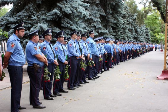 В Одессе простились с погибшим милиционером (ФОТО) (фото) - фото 1 В Одессе простились с погибшим милиционером (ФОТО) (фото) - фото 1