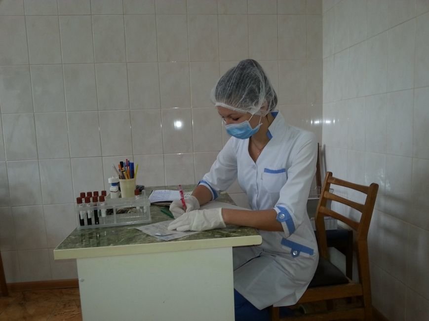 У Чернівцях «батьківщинівці» здали кров для військових в зоні АТО (ФОТО) (фото) - фото 2 У Чернівцях «батьківщинівці» здали кров для військових в зоні АТО (ФОТО) (фото) - фото 2