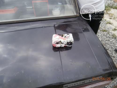 Под Мариуполем задержали водителя, который пытался провезти 55 тысяч долларов на территорию «ДНР» (фото) - фото 2 Под Мариуполем задержали водителя, который пытался провезти 55 тысяч долларов на территорию «ДНР» (фото) - фото 2