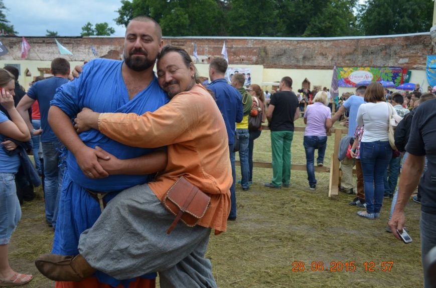 У Тростянці на день молоді відбувся фестиваль історичної реконструкції «Стара фортеця. Подорож крізь століття» (фото) - фото 1 У Тростянці на день молоді відбувся фестиваль історичної реконструкції «Стара фортеця. Подорож крізь століття» (фото) - фото 1