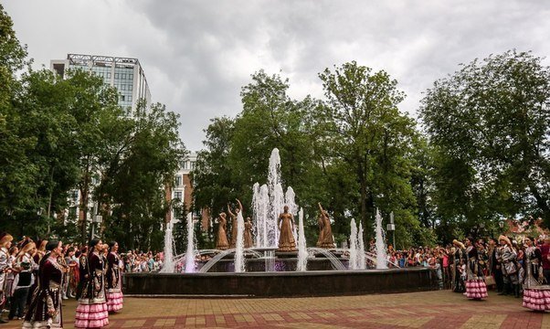 В Уфе открылся музыкальный фонтан «Семь девушек» (фото) - фото 4 В Уфе открылся музыкальный фонтан «Семь девушек» (фото) - фото 4