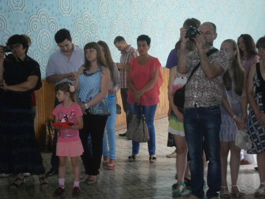 В Димитрове прошла дебютная выставка изостудии «Акварель» (фото) -... В Димитрове прошла дебютная выставка изостудии «Акварель» (фото) - фото 1