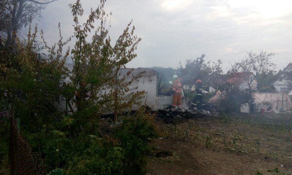 В Гродненском районе женщина выпрыгнула из окна второго этажа спасаясь от пожара (фото) - фото 5 В Гродненском районе женщина выпрыгнула из окна второго этажа спасаясь от пожара (фото) - фото 5