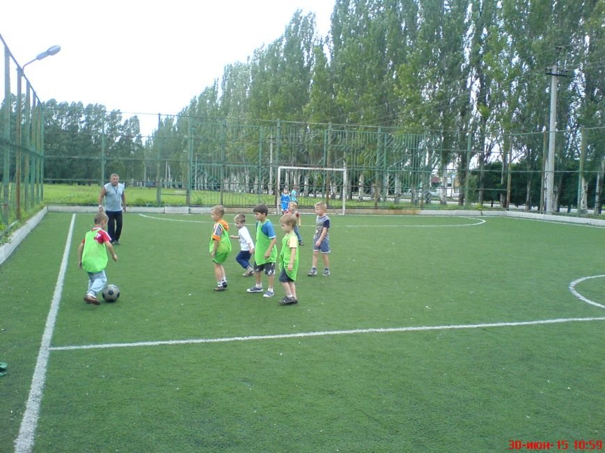 В Красноармейске подвели итоги первенства дворовых команд по футболу на призы клуба «КОЖАНЫЙ МЯЧ-2015» (фото) - фото 1 В Красноармейске подвели итоги первенства дворовых команд по футболу на призы клуба «КОЖАНЫЙ МЯЧ-2015» (фото) - фото 1