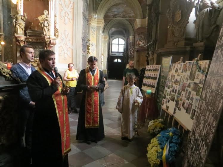 У Львівському Гарнізонному храмі відкрили меморіальну дошку Героям Небесної Сотні (ФОТО) (фото) - фото 1 У Львівському Гарнізонному храмі відкрили меморіальну дошку Героям Небесної Сотні (ФОТО) (фото) - фото 1