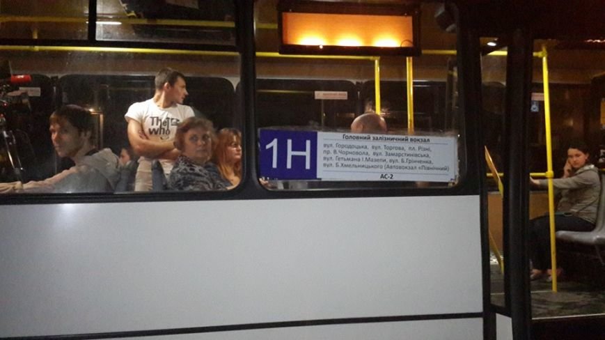 У Львові запрацювали нічні автобуси. Як це було? (ФОТО) (фото) - фото 1