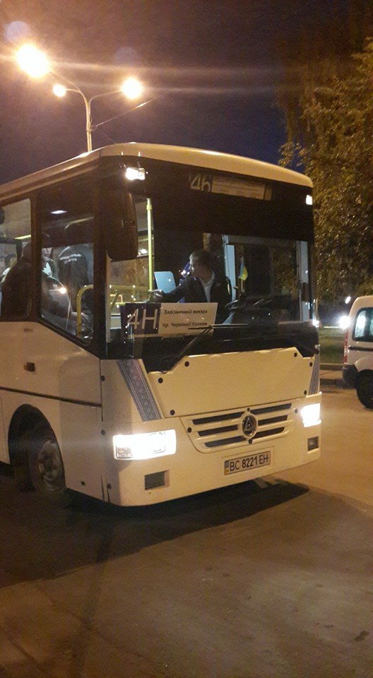У Львові запрацювали нічні автобуси. Як це було? (ФОТО) (фото) - фото 4