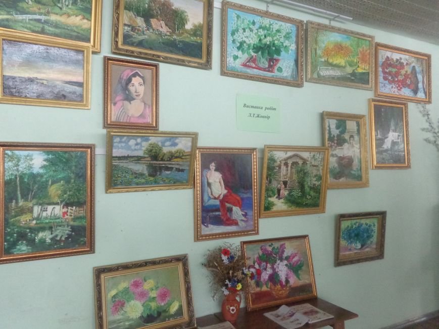 Творчество в каждом мазке кисти в библиотеке Красноармейска (фото) - фото 5 Творчество в каждом мазке кисти в библиотеке Красноармейска (фото) - фото 5