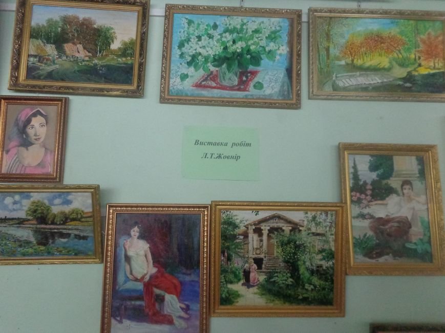Творчество в каждом мазке кисти в библиотеке Красноармейска (фото) - фото 2 Творчество в каждом мазке кисти в библиотеке Красноармейска (фото) - фото 2