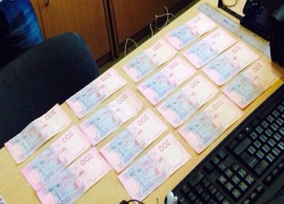 На Кировоградщине чиновник Госземагенства осуществлял регистрацию недвижимости за взятки (фото) - фото 1 На Кировоградщине чиновник Госземагенства осуществлял регистрацию недвижимости за взятки (фото) - фото 1