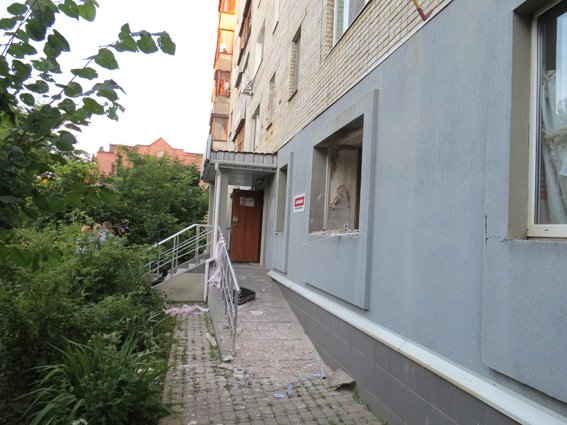 Теракт в Сумах: в офисе «Батьківщини» находился пункт сбора гуманитарки для АТО (ФОТО) (фото) - фото 1 Теракт в Сумах: в офисе «Батьківщини» находился пункт сбора гуманитарки для АТО (ФОТО) (фото) - фото 1