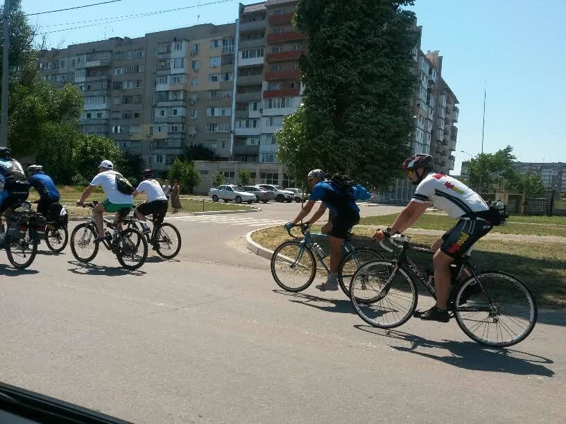 Мариупольские велолюбители благополучно достигли Бердянска (Фотофакт) (фото) - фото 2 Мариупольские велолюбители благополучно достигли Бердянска (Фотофакт) (фото) - фото 2