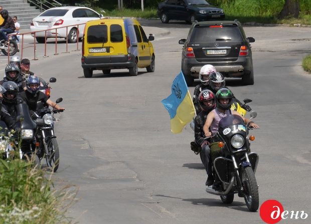 У Тернополі влаштували байкерський зліт (фото) (фото) - фото 1 У Тернополі влаштували байкерський зліт (фото) (фото) - фото 1