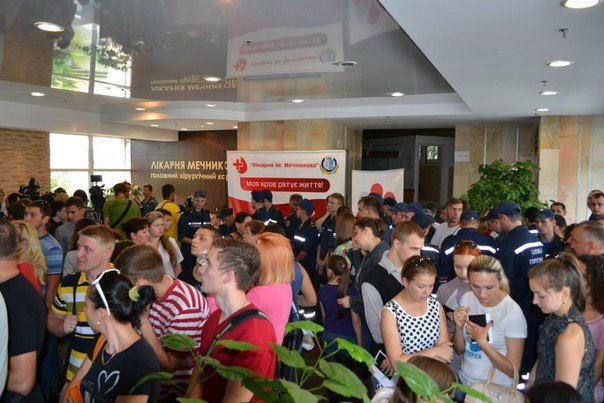 Рік АТО: як Україна дякує своїм військовим за героїзм і відвагу (ФОТО+ВІДЕО) (фото) - фото 2 Рік АТО: як Україна дякує своїм військовим за героїзм і відвагу (ФОТО+ВІДЕО) (фото) - фото 2