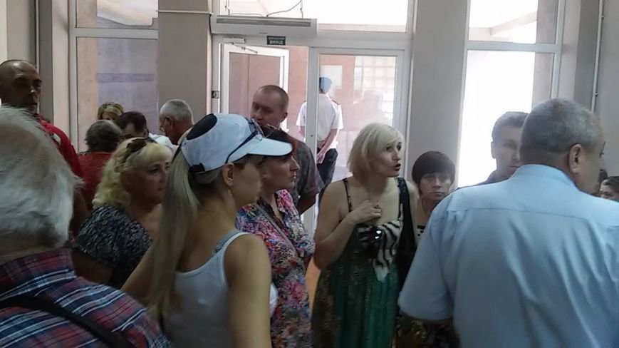 Криворожане решили подать в суд на Юрия Вилкула на основе невыполнения прямых обязанностей мэра (ФОТО) (фото) - фото 1 Криворожане решили подать в суд на Юрия Вилкула на основе невыполнения прямых обязанностей мэра (ФОТО) (фото) - фото 1