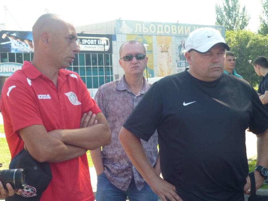 Криворожане не смогли попасть на прием к Юрию Вилкулу и решили подать на него в суд (ФОТО) (фото) - фото 3 Криворожане не смогли попасть на прием к Юрию Вилкулу и решили подать на него в суд (ФОТО) (фото) - фото 3