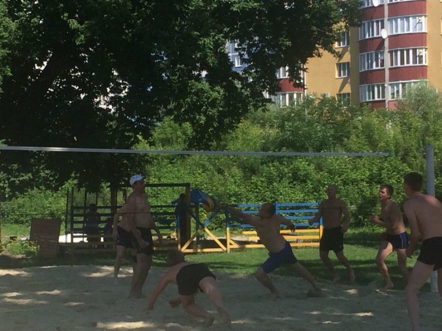 В Сумах на «Поляне» прошел турнир по любительскому пляжному волейболу (ФОТООТЧЕТ) (фото) - фото 1 В Сумах на «Поляне» прошел турнир по любительскому пляжному волейболу (ФОТООТЧЕТ) (фото) - фото 1